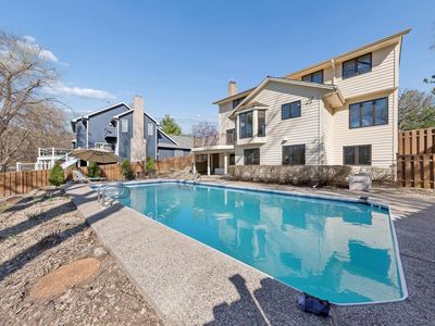 1363 Chatterton Rd