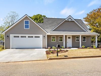 203 Delano Ave