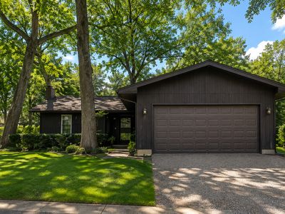 220 Lakewood Dr