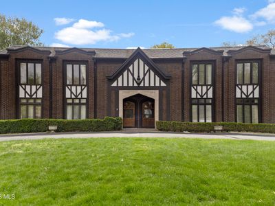 Property at 3905 Hillandale Rd, Toledo, OH