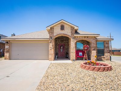 13802 Waco Ave