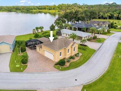 652 Meandering Way