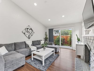 209 Manuel Ct