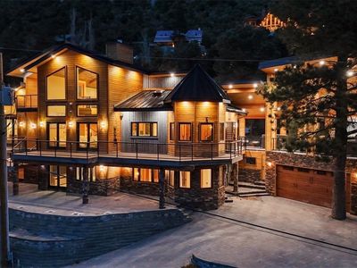 306 Crestview Dr