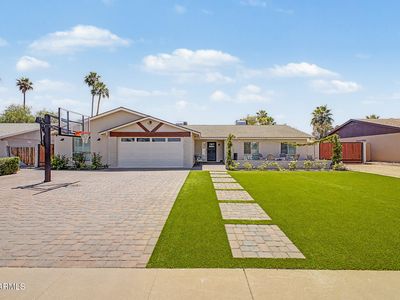 2631 E DESERT COVE Avenue