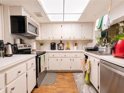 1911 Sabal Palm Dr APT 101