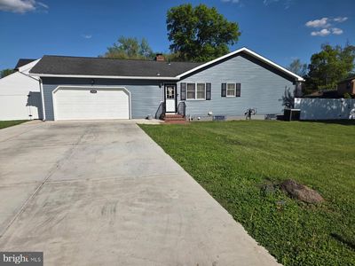 1726 W Briarwood Dr