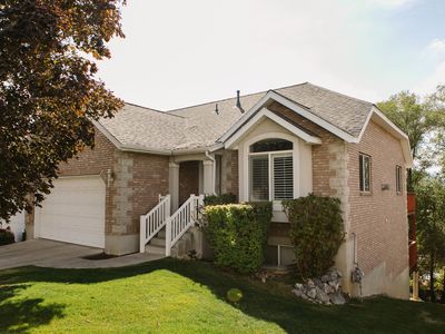 104 S Ridgeview Dr