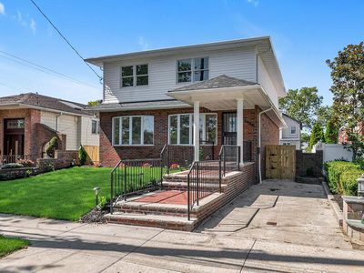2134 E 72nd St