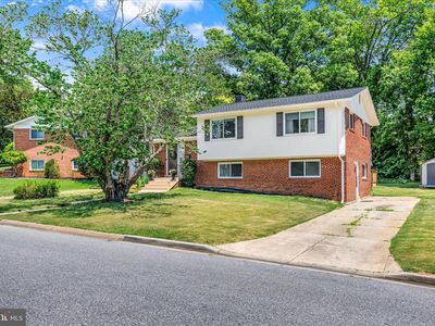 7409 Wellesley Dr