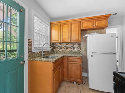 Property at 3295 W Rosita Cir, Memphis, TN