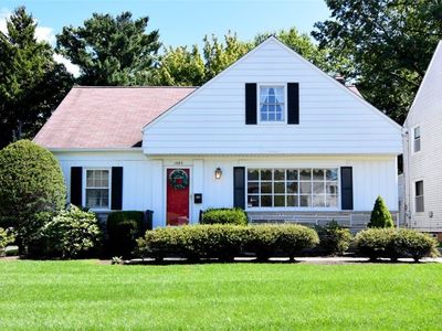 1663 Oakmount Rd