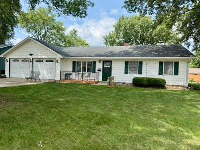 Property at 1404 Rolling Green Dr, Mendota, IL