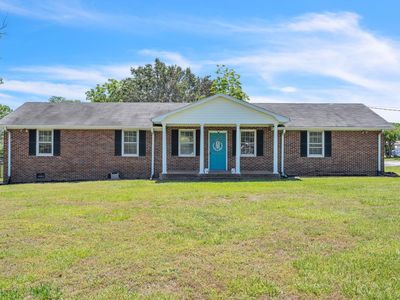 101 Colonial Ln