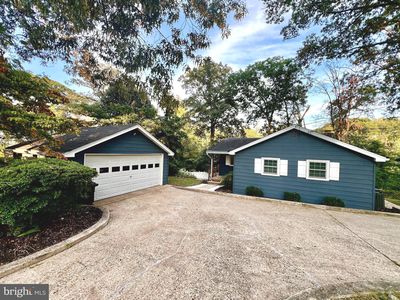 647 Riverside Dr