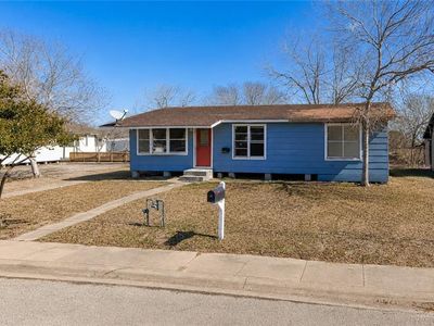 1001 Laredo St