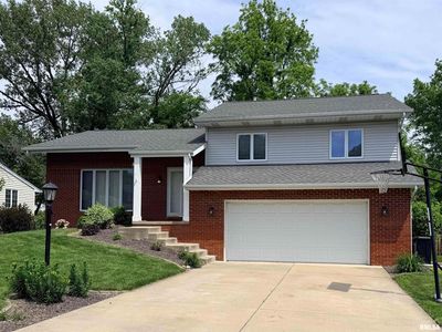 Property at 1703 W Northedge Ct, Dunlap, IL