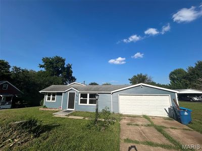 324 Ames Pl