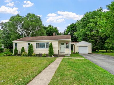 Property at 9 Bluebird Road, South Glens Falls, NY