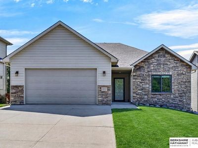 10611 Hillcrest Dr
