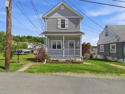 8 Eggers Ave