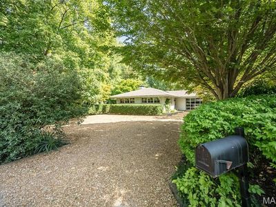 33 Narragansett Dr