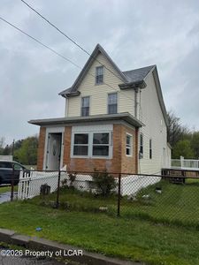 43 E Maple St