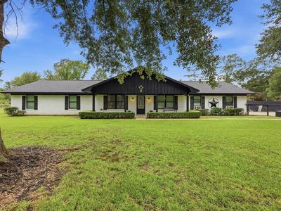 275 Lawrence Ln