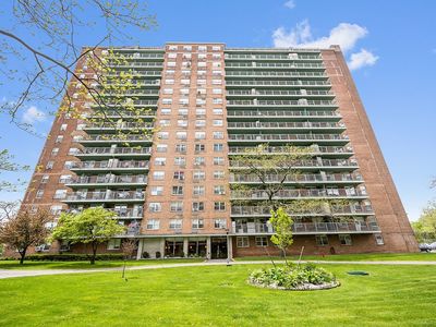 2630 Cropsey Ave APT 3D