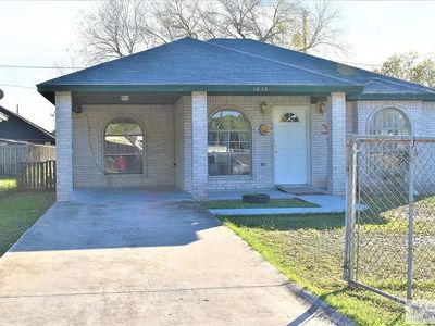 1834 Victoria Dr