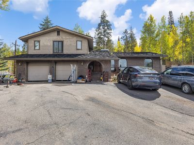 208 Deer Path Road