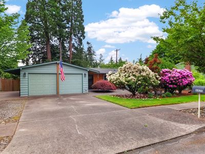6825 SW Rollingwood Dr