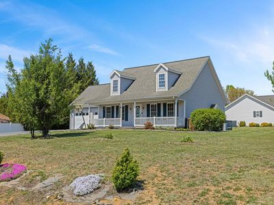 98 Woodside Dr