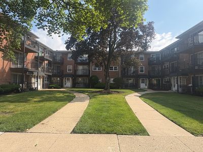 6855 N Northwest Hwy APT 2D