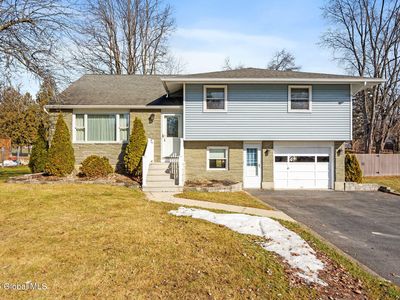 6 Greenway Drive