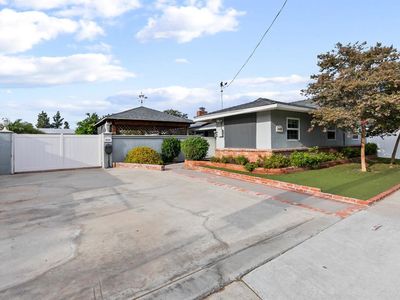 1058 Naranca Ave