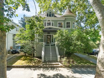 2200 L St
