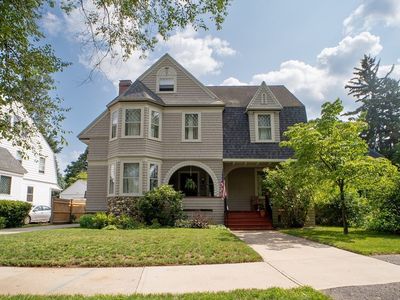 37 Pineywoods Ave
