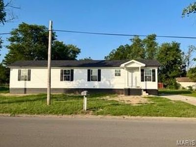 208 Dona St