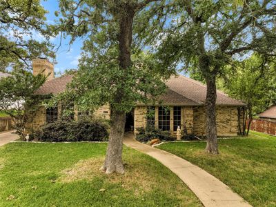 Property at 821 Red Oak Dr, Mansfield, TX