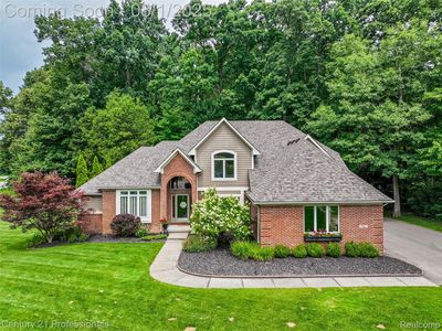 9884 Forest Ridge Dr