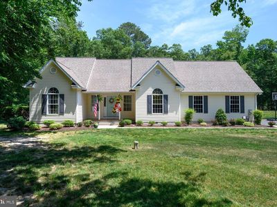 8047 Laurel Ln