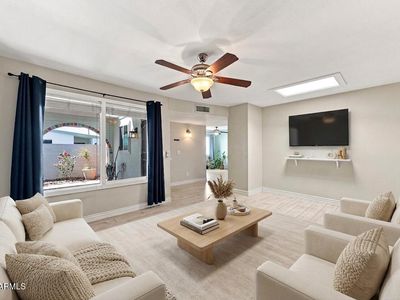 410 W LAGUNA Drive