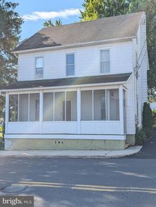 201 Main St