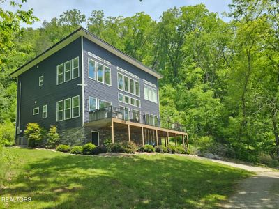 880 Skyline Dr
