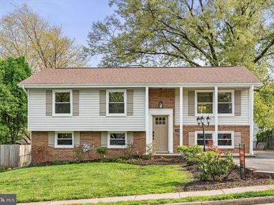 1208 E Iberia Rd