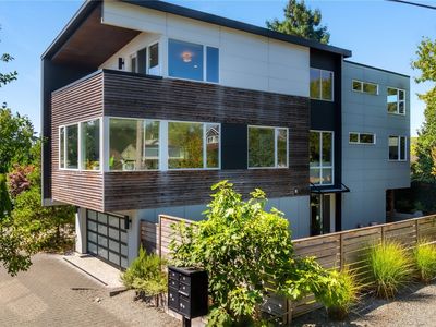 5151 S Frontenac Street