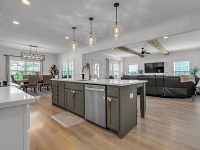 1860 Rhonda Dr