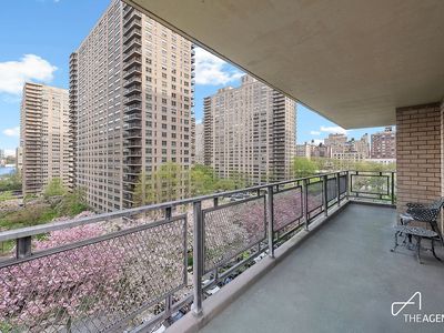 160 W End Ave APT 8E