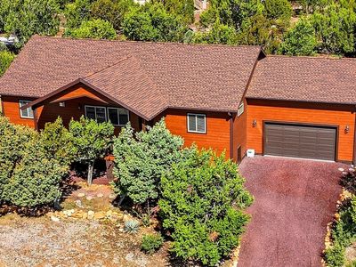 1562 Green Haven Cir